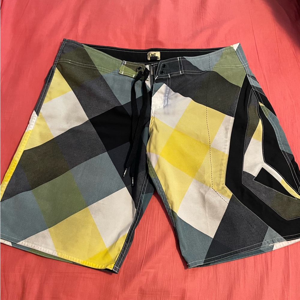 Volcom girls boardshorts size 11